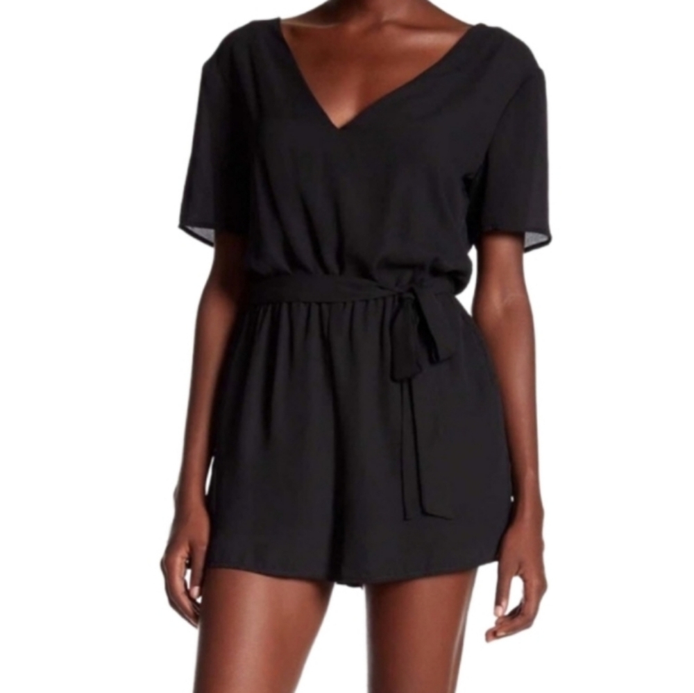 CHARLES HENRY Black V Neck Short Sleeve Romper w Belt XSmall